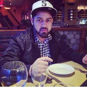 Meet your Posher, Gindi